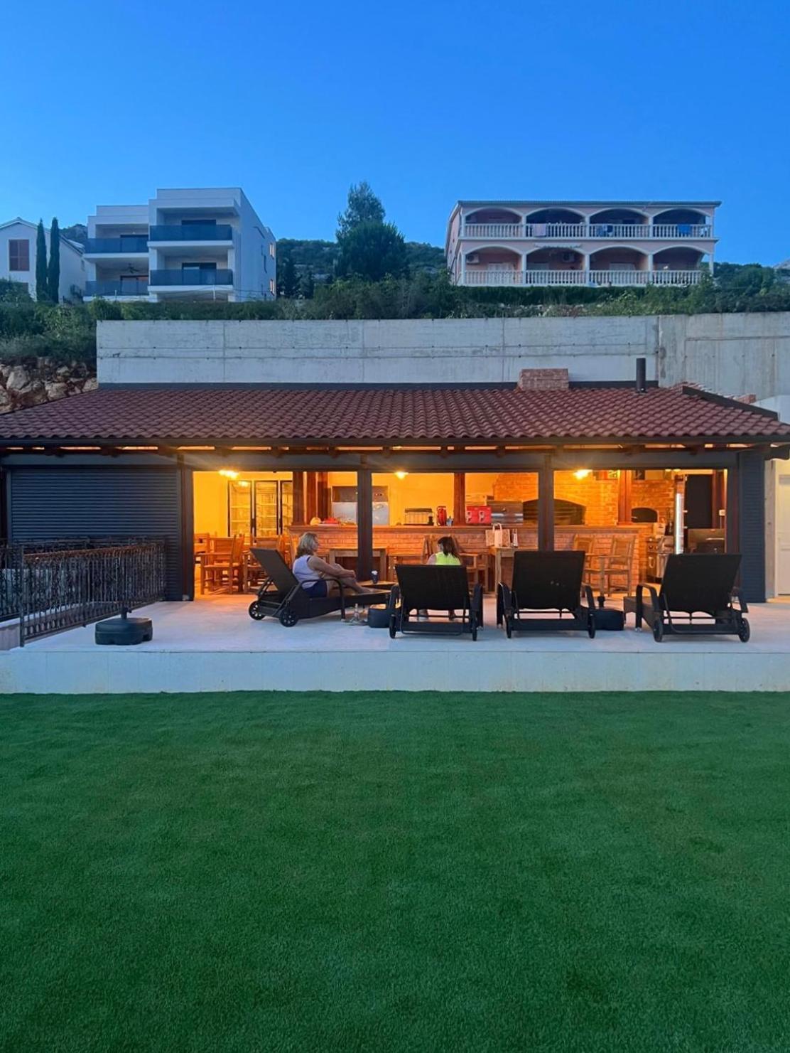 Villa Tin Apartments Трибань-Крушчица Экстерьер фото