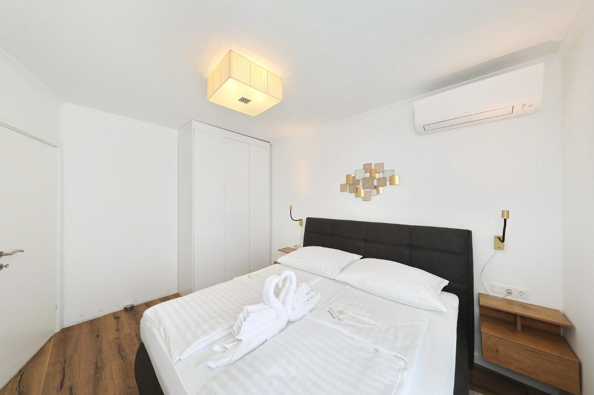 Villa Tin Apartments Трибань-Крушчица Экстерьер фото