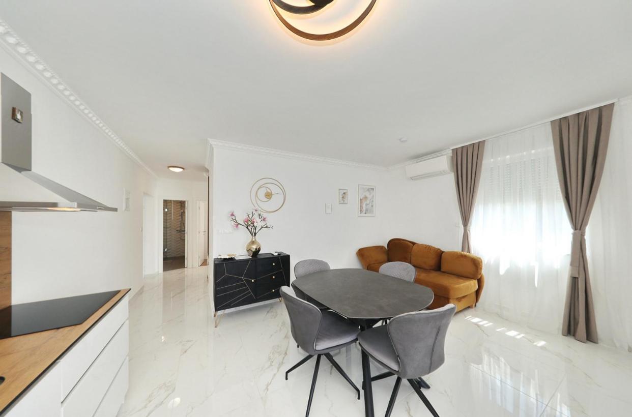Villa Tin Apartments Трибань-Крушчица Экстерьер фото