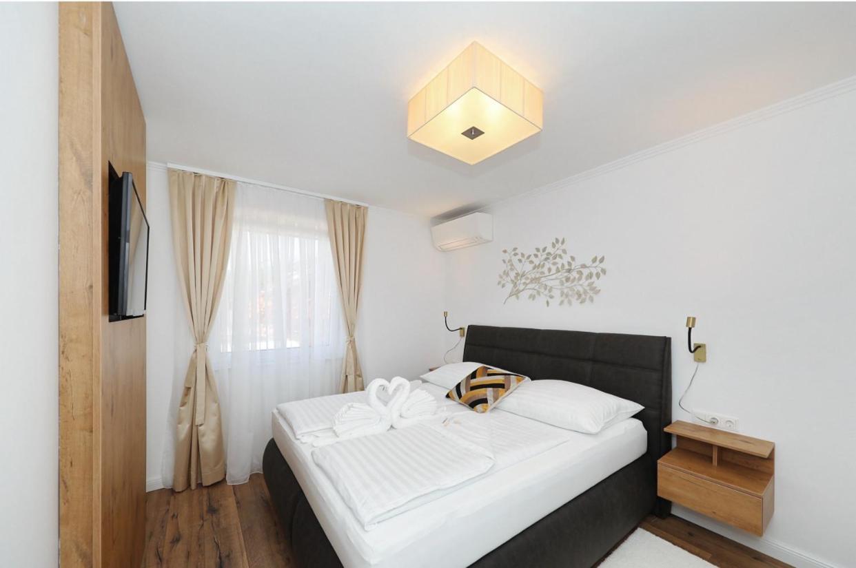 Villa Tin Apartments Трибань-Крушчица Экстерьер фото