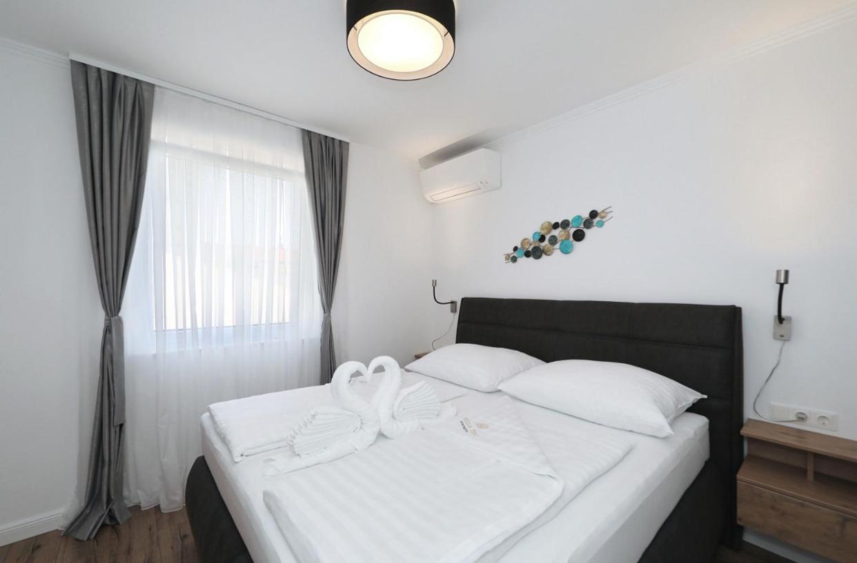 Villa Tin Apartments Трибань-Крушчица Экстерьер фото