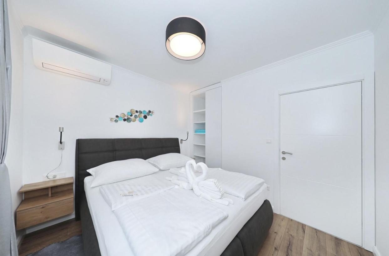 Villa Tin Apartments Трибань-Крушчица Экстерьер фото