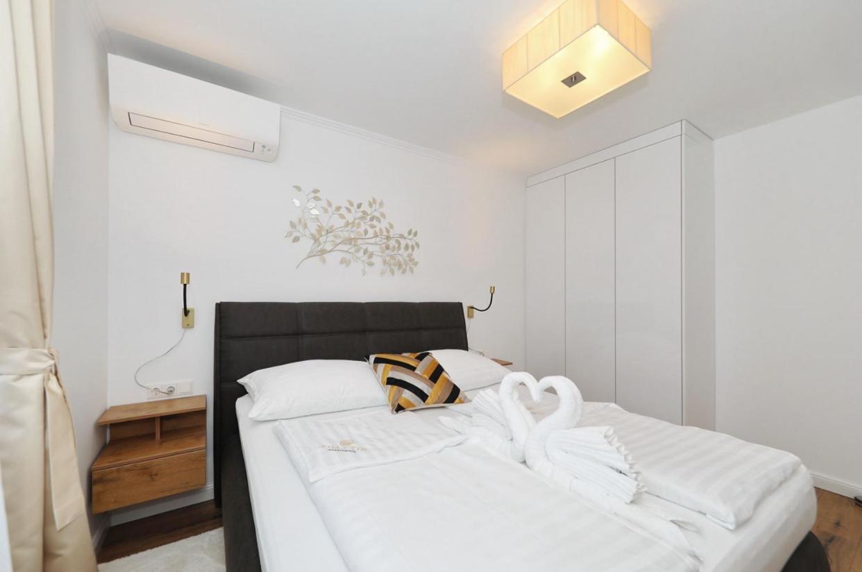 Villa Tin Apartments Трибань-Крушчица Экстерьер фото